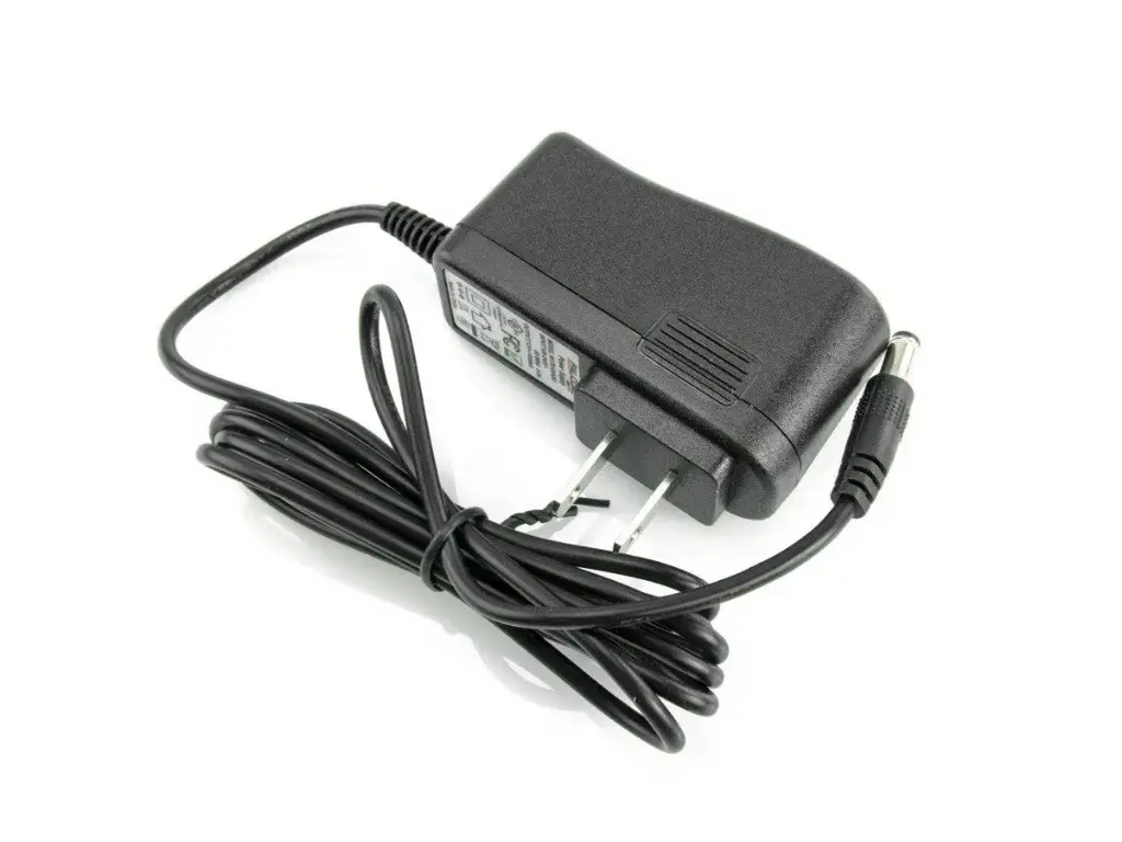 Adaptador de corriente 12V 1A 